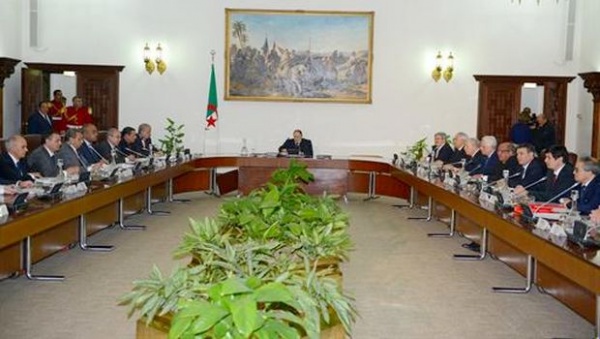 Dia Revision De La Constitution Le President Bouteflika Saisit Le Conseil Constitutionnel