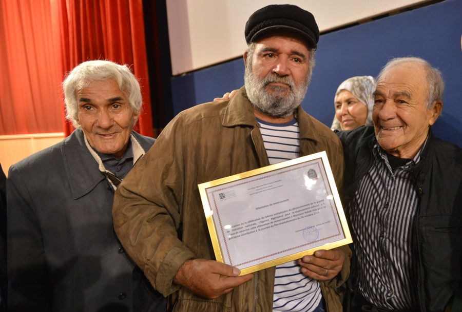 les comédiens du film récompensé par Yacef Saadi