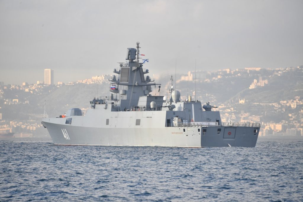 Un détachement de navires de guerre russes accoste au port d'Alger - DIA